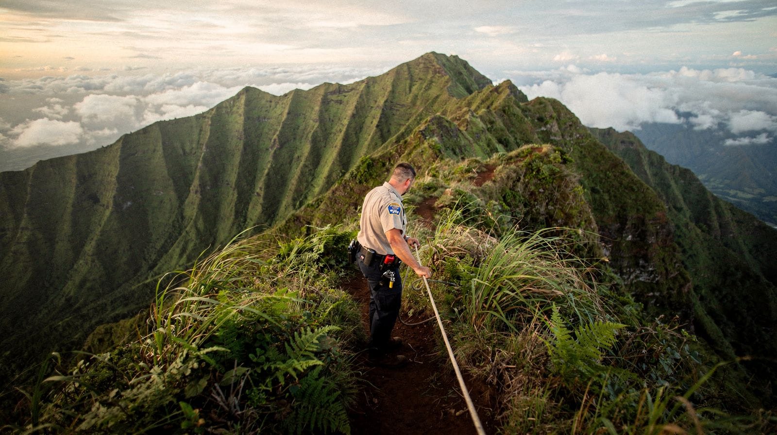 Ryzyko i akcje ratunkowe na szlakach Oahu
