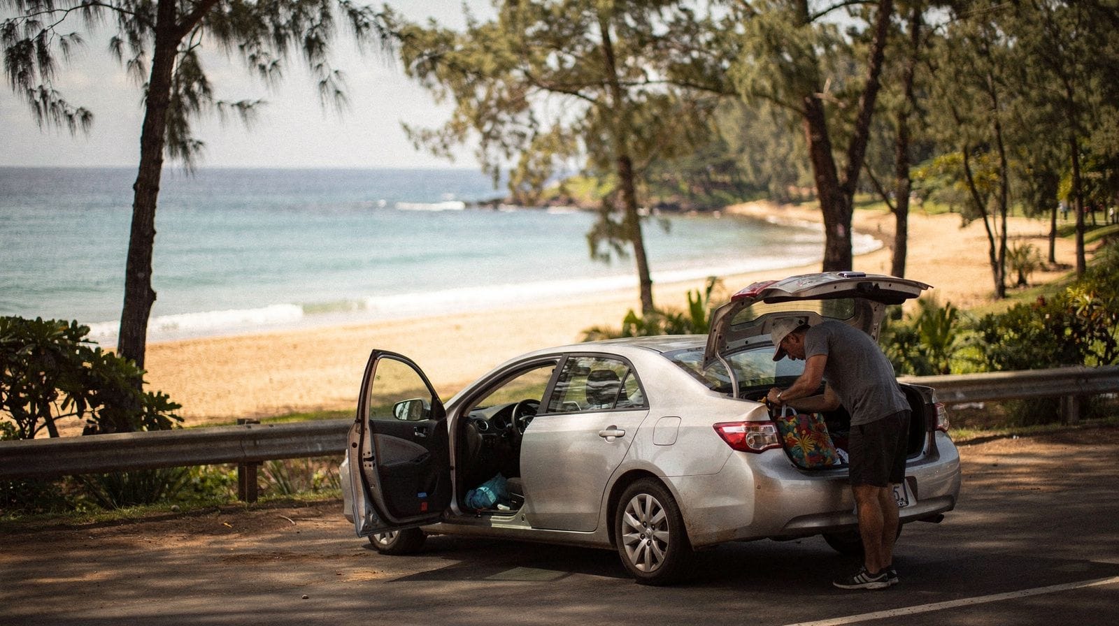 Volta à ilha em tour ou a conduzir sozinho: qual escolher