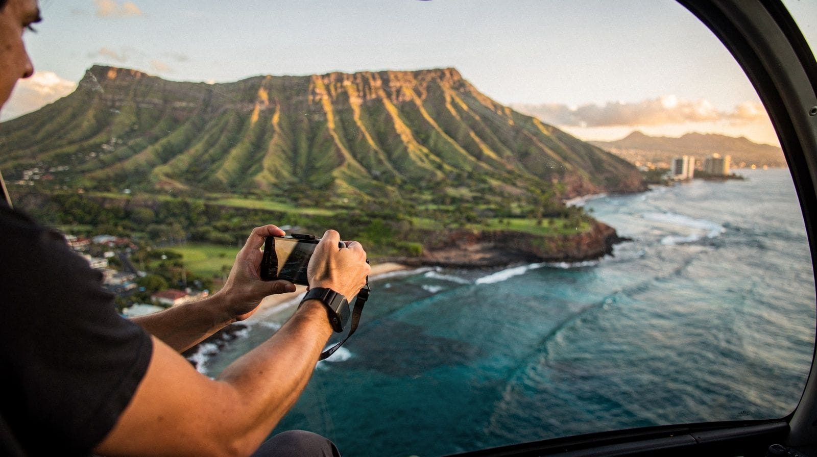 Onde sentar-se para fotografias de helicóptero sobre Oahu