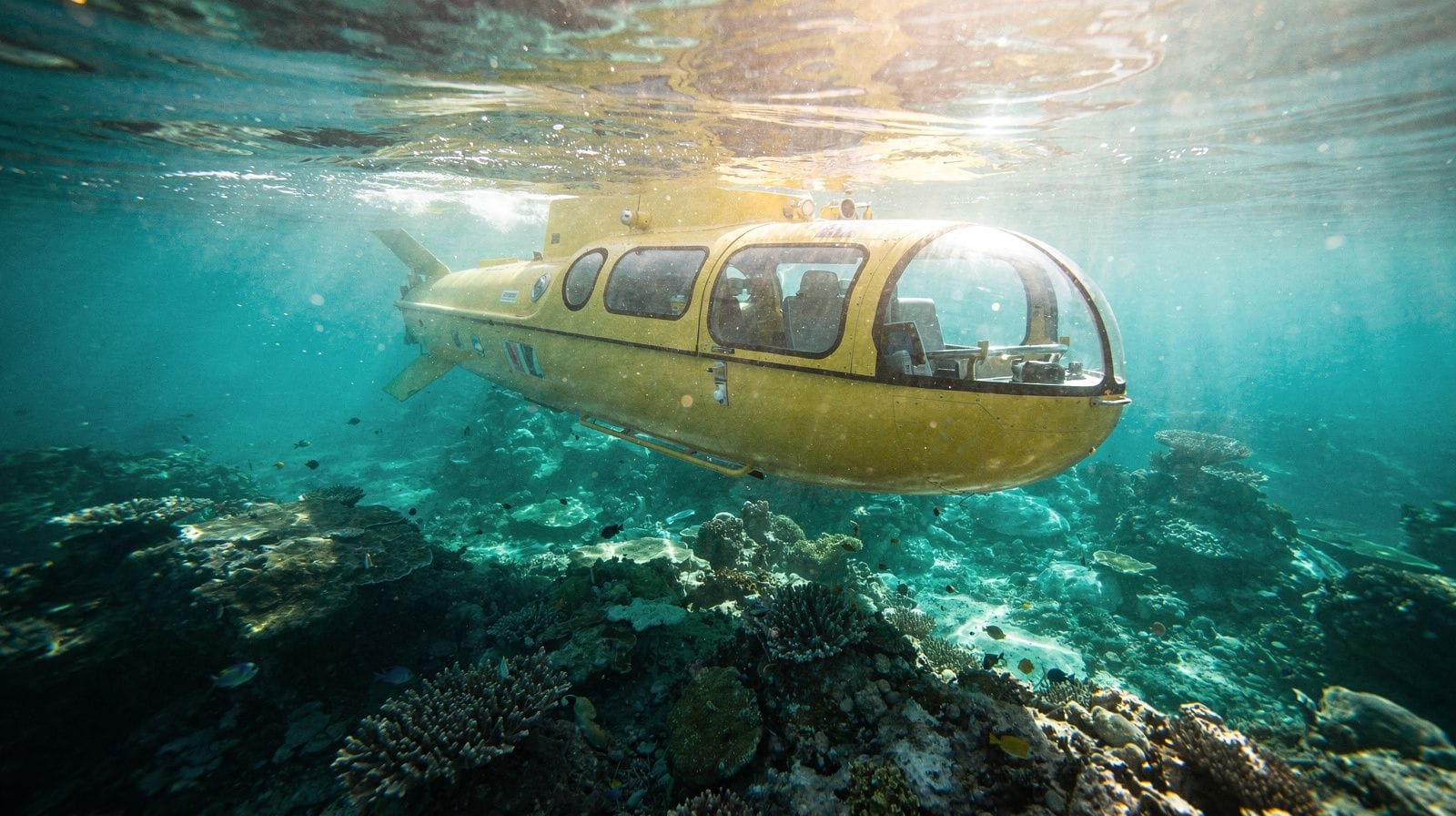 Passeios de submarino e de barco com fundo de vidro perto de Waikiki