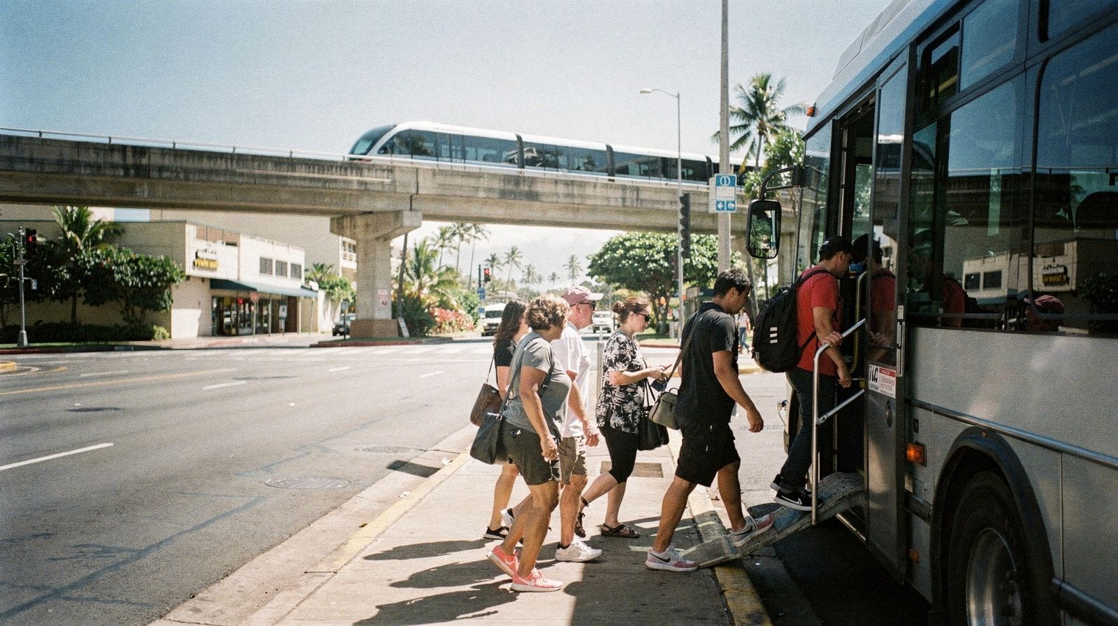 TheBus and Skyline: Honolulu's public transit guide