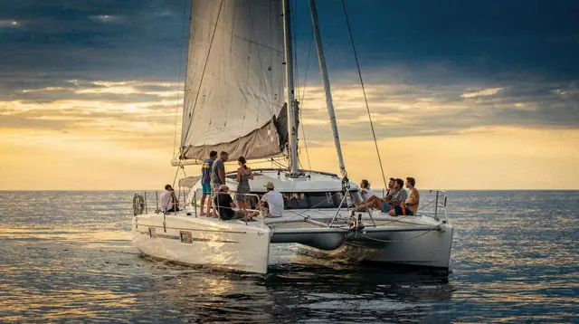 What to wear on a Waikiki dinner cruise